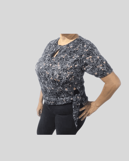 Blusa Negro de Flores Rosadas y Verdes