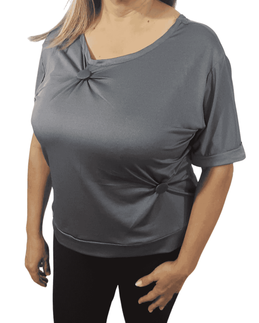 Blusa Gris Oscuro Con Detalles de Boton al Centro