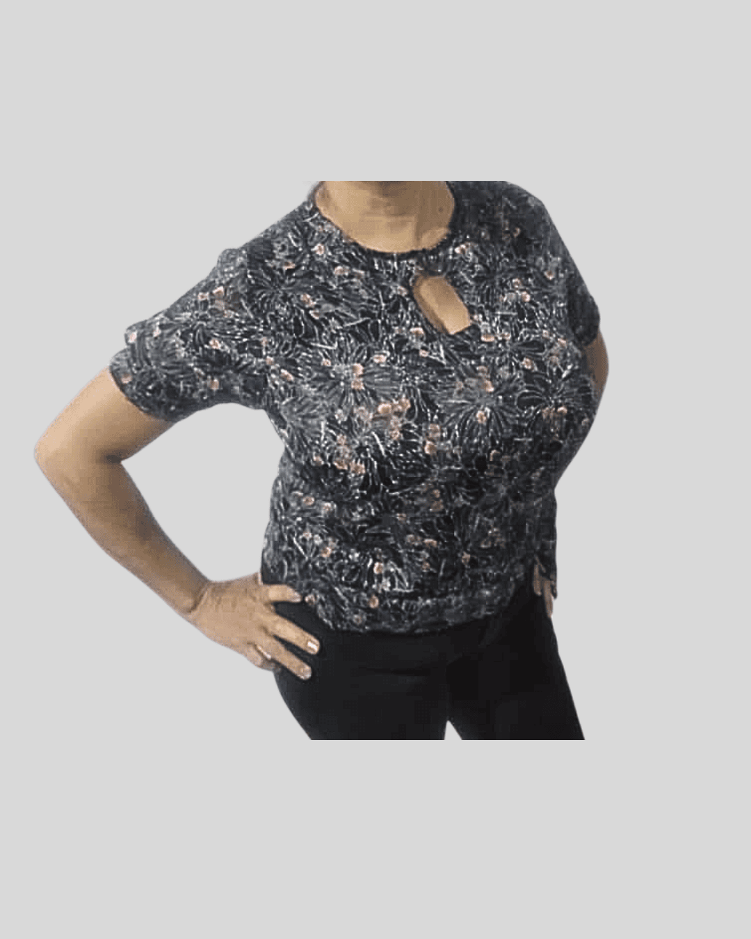 Blusa Negro de Flores Rosadas y Verdes 
