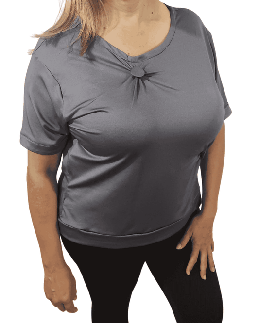 Blusa Gris Oscuro Con Detalles de Boton al Centro